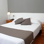Hotell Isabel De Segura 3*