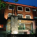 伊莎贝尔塞古拉酒店 3*