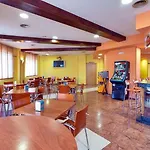 Hotell Isabel De Segura 3*