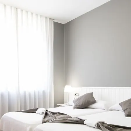Otel Isabel De Segura 3*