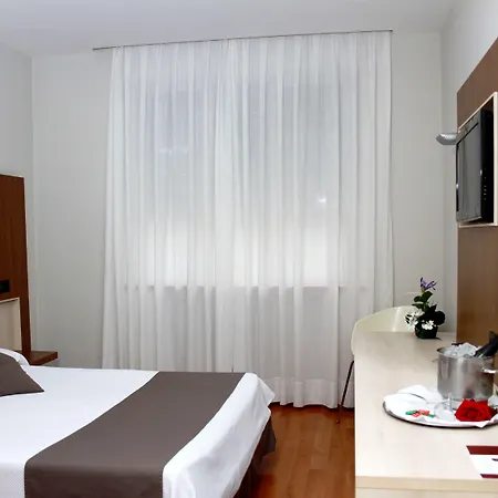 Otel Isabel De Segura Teruel