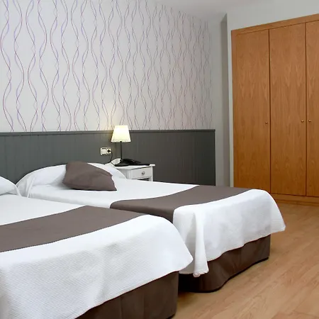 Otel Isabel De Segura