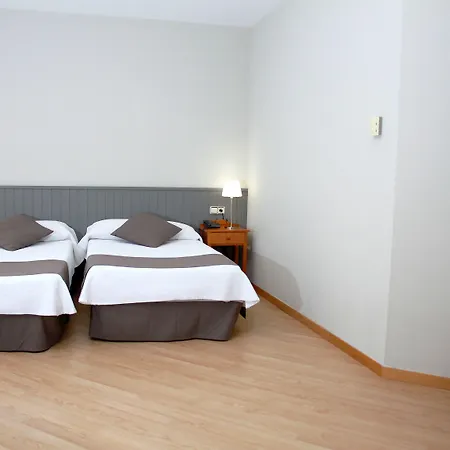 Isabel De Segura Hotel 3*