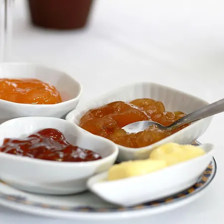 Hotel Isabel De Segura