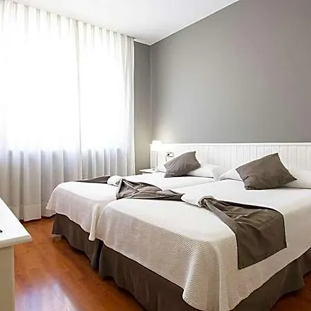 Hotel Isabel De Segura