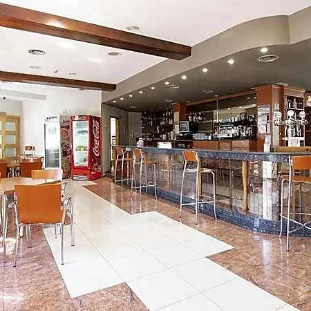 Hotel Isabel De Segura