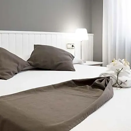 Isabel De Segura Hotel 3*