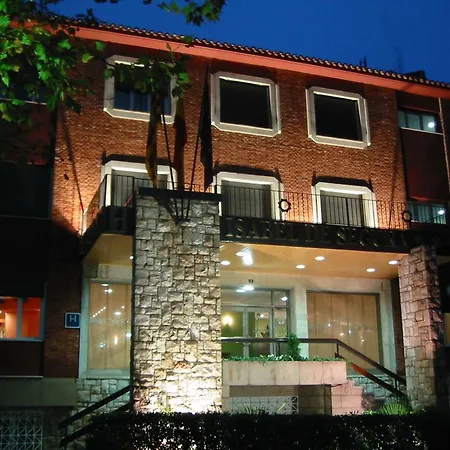 Isabel De Segura 3*