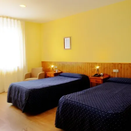 Hotel Isabel De Segura 3*