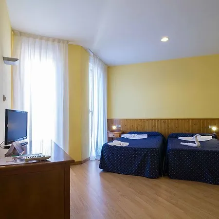 Hotel Isabel De Segura