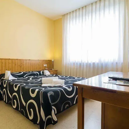 Hotel Isabel De Segura 3*