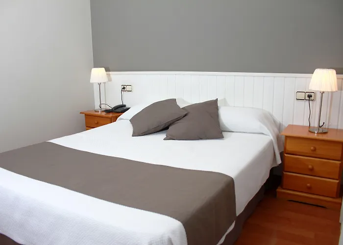 Hotell Isabel De Segura 3*