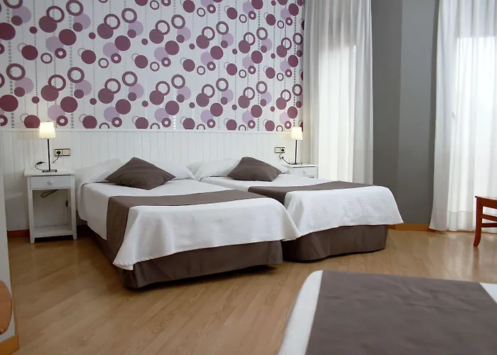 Isabel De Segura Hotel 3*