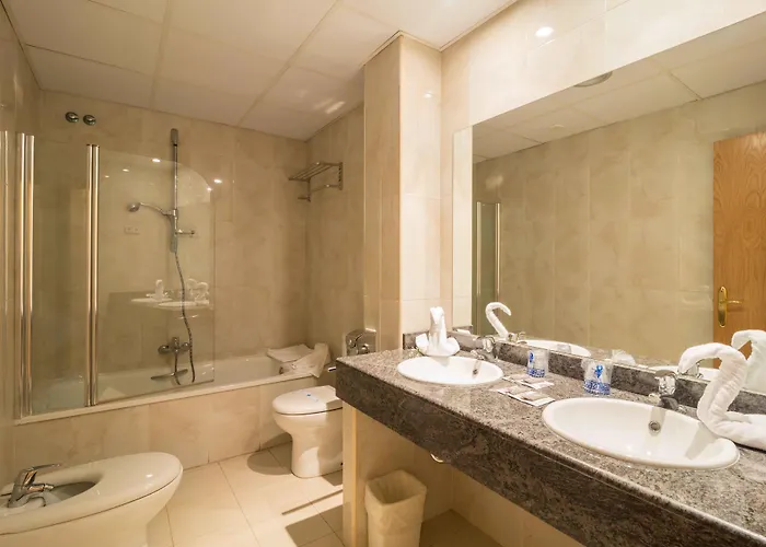 Isabel De Segura Hotel 3*