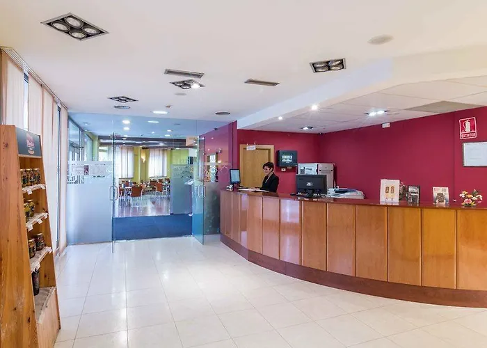 Hotel Isabel De Segura 3*